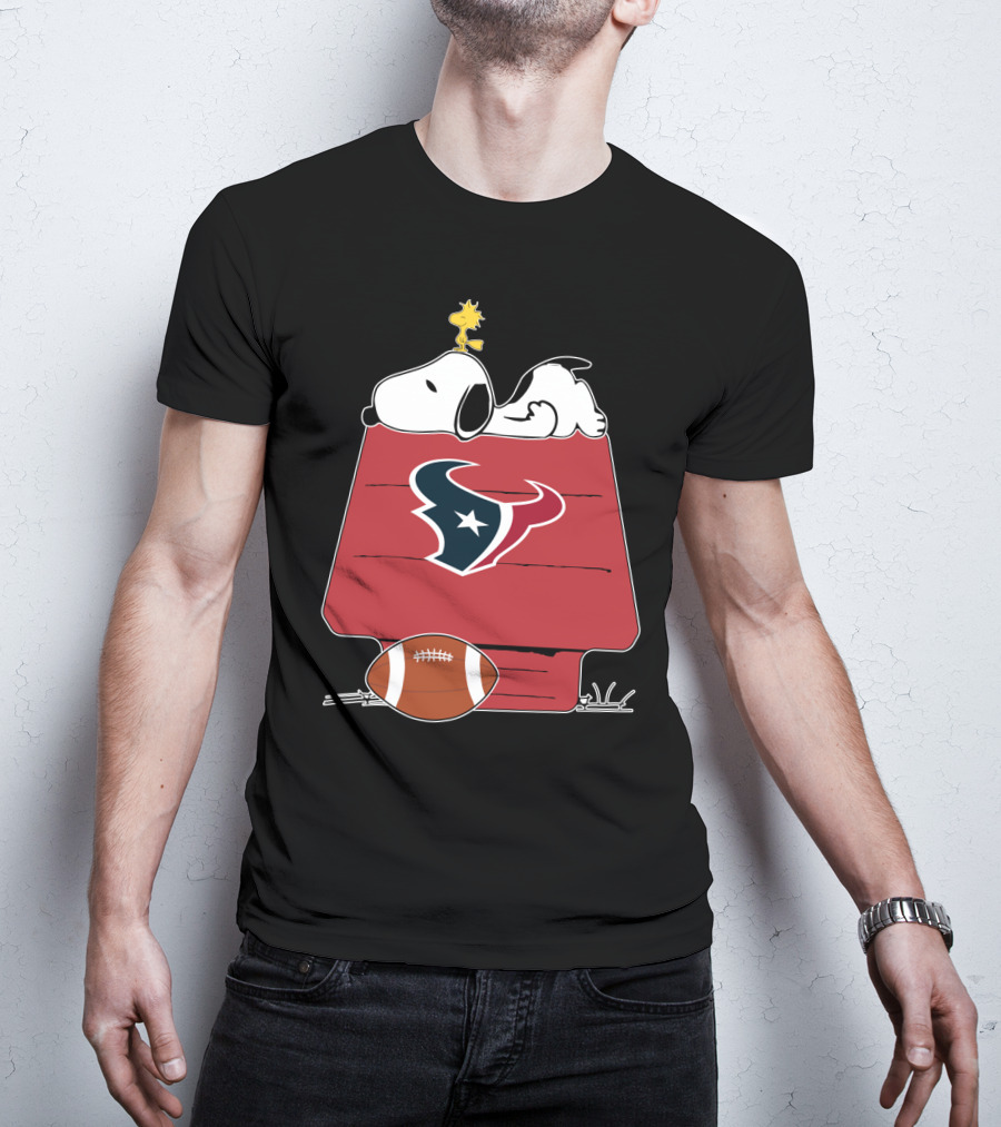 Snoopy And Woodstock Relax On Houston Texans Football Doghouse T-Shirt