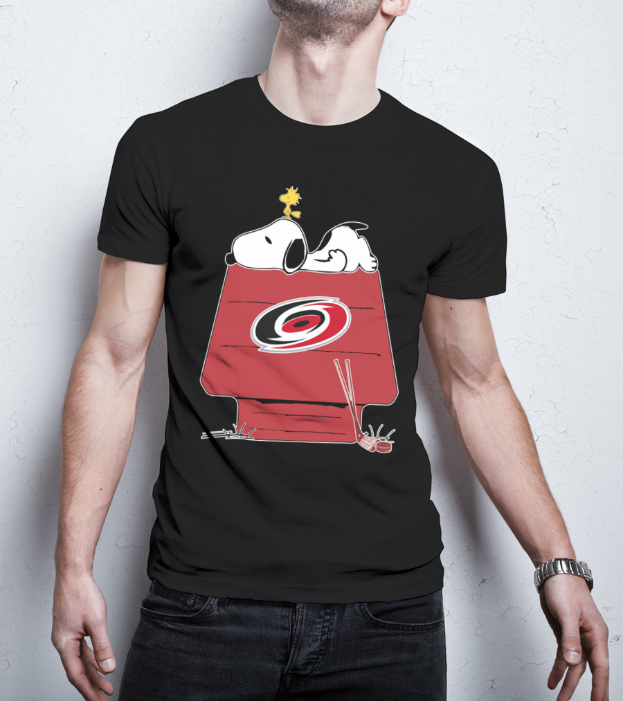 Snoopy And Woodstock Carolina Hurricanes Hockey Doghouse T-Shirt