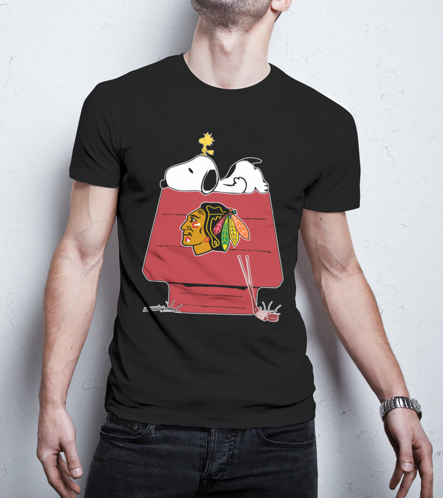 Chicago Blackhawks Snoopy Doghouse Peanuts Hockey T-Shirt