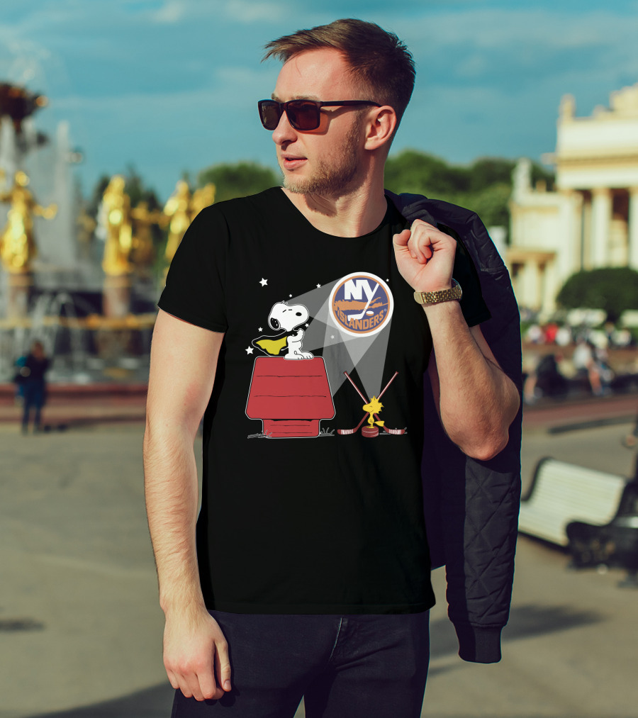Ny Islanders Snoopy Woodstock Hockey Fan Scene T-Shirt