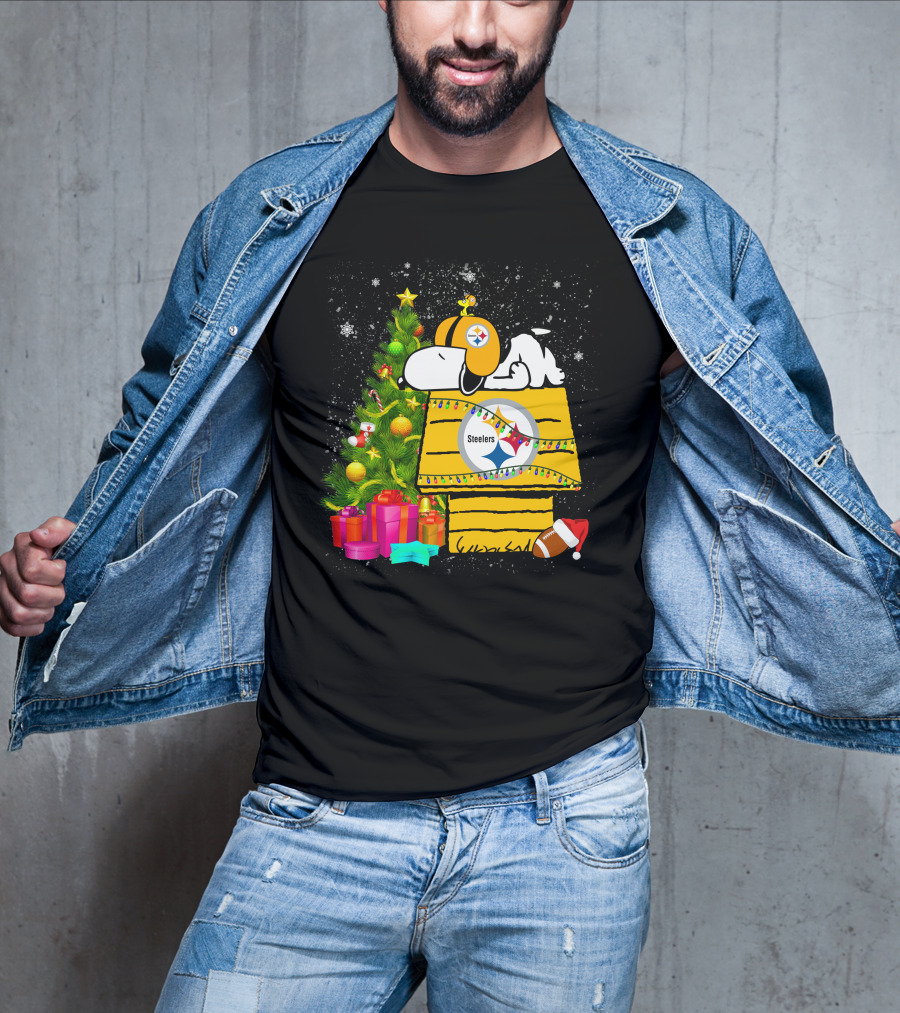 Pittsburgh Steelers Snoopy Christmas Peanuts Doghouse Football T-Shirt