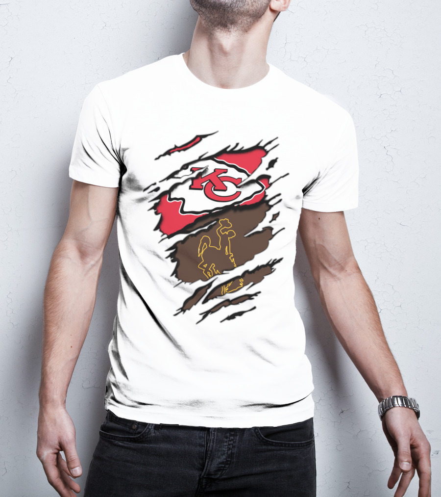 Kansas City Chiefs Wyoming Cowboys Logo Mashup T-Shirt