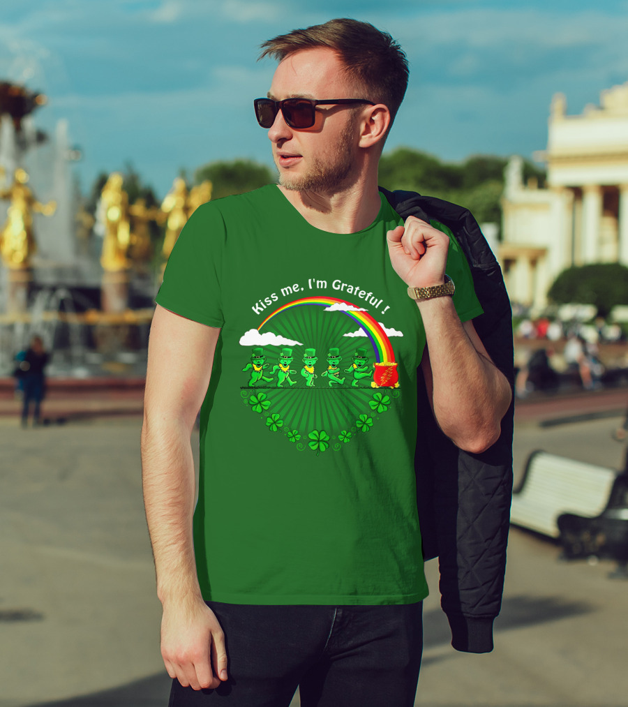 Kiss Me I'm Grateful Rainbow Leprechauns And Shamrock Parade T-Shirt