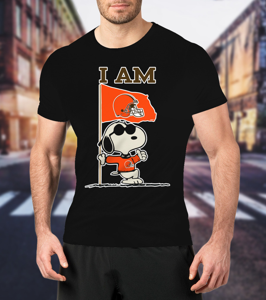 I Am Cleveland Browns Snoopy Football Flag T-Shirt
