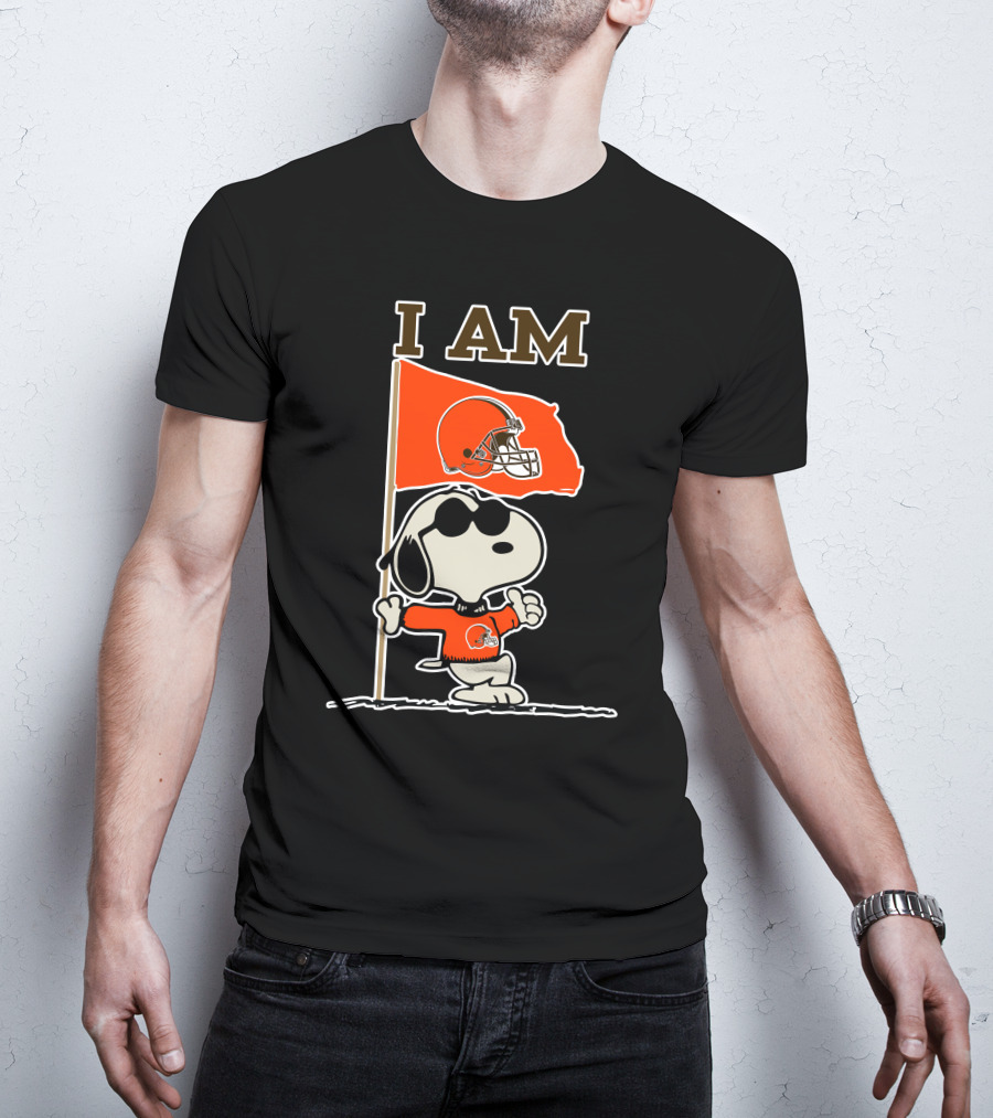 I Am Cleveland Browns Snoopy Football Flag T-Shirt