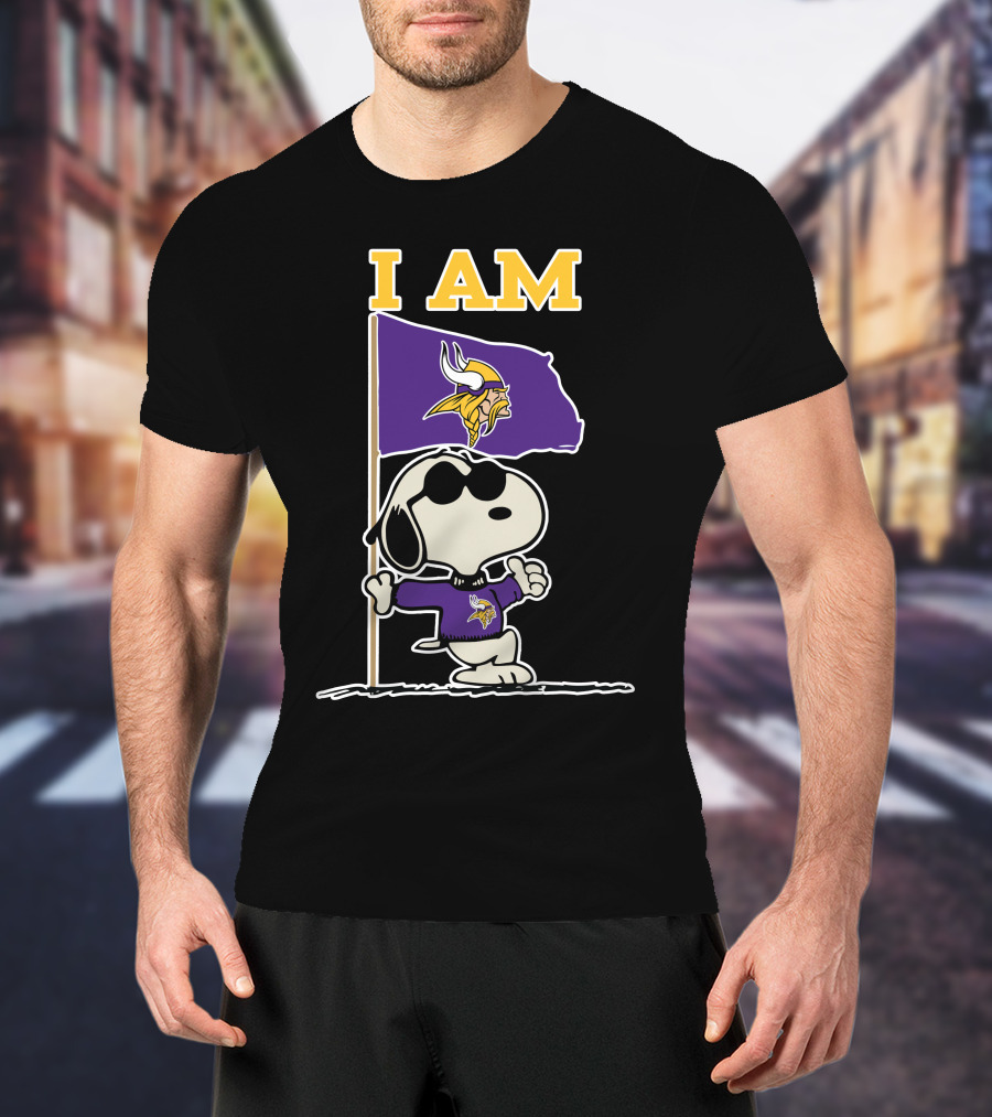 I Am Minnesota Vikings Snoopy T-Shirt