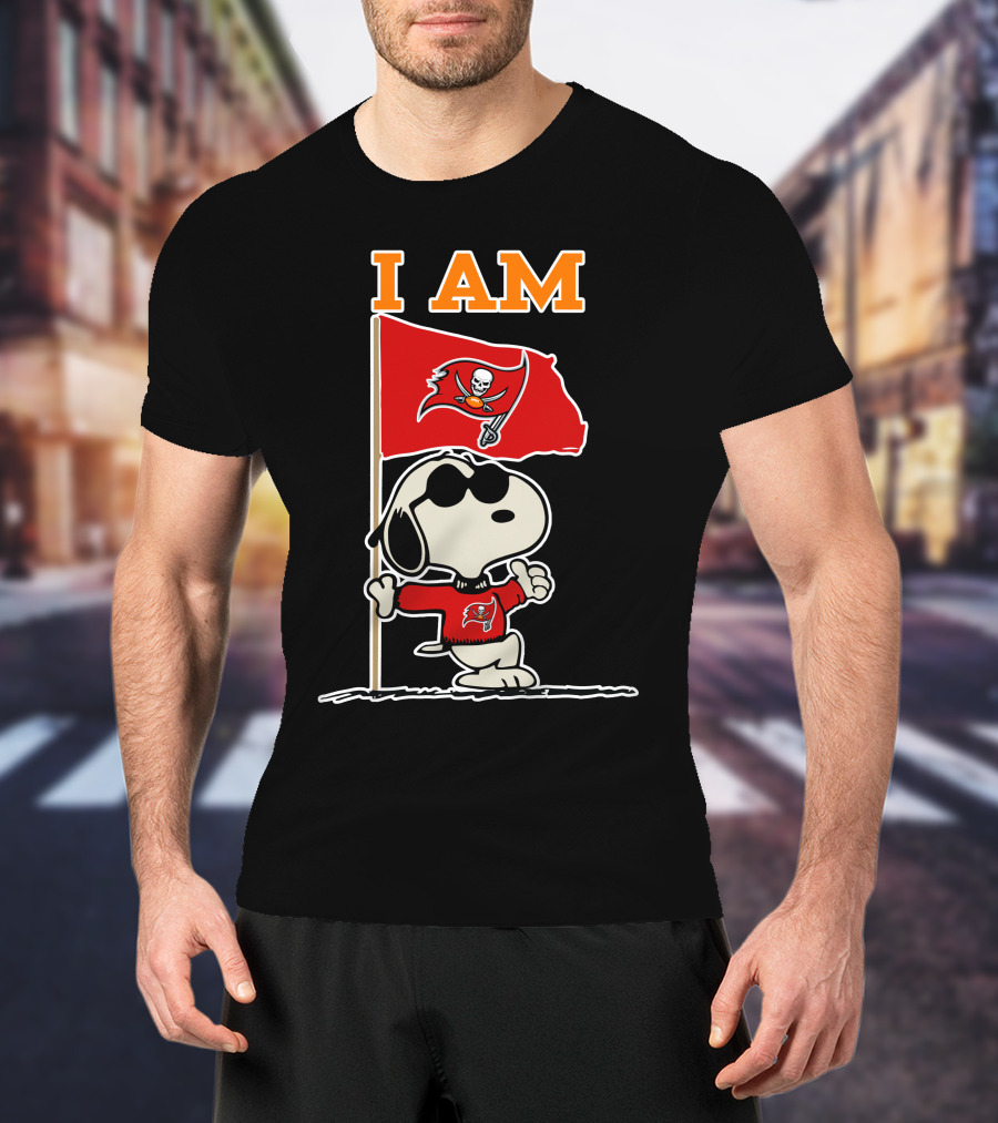 I Am Tampa Bay Buccaneers Snoopy Flag Nfl Football Fan T-Shirt