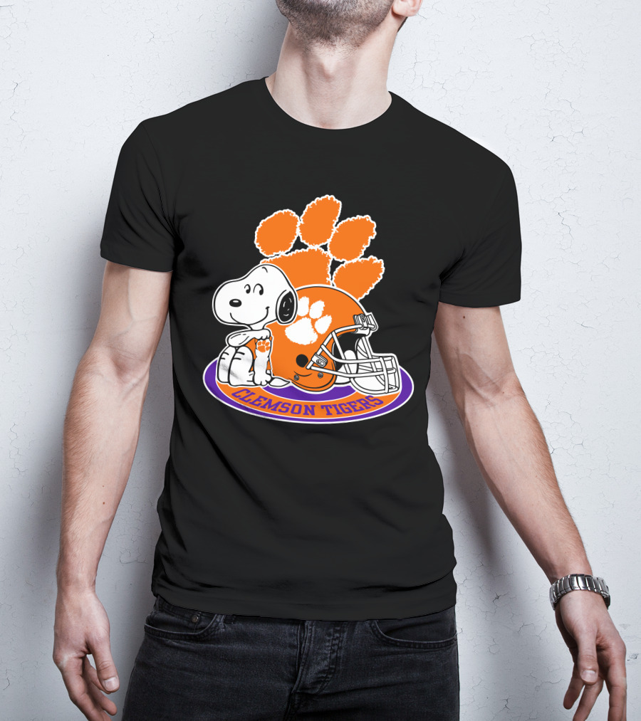 Clemson Tigers Snoopy Paw Print Helmet T-Shirt