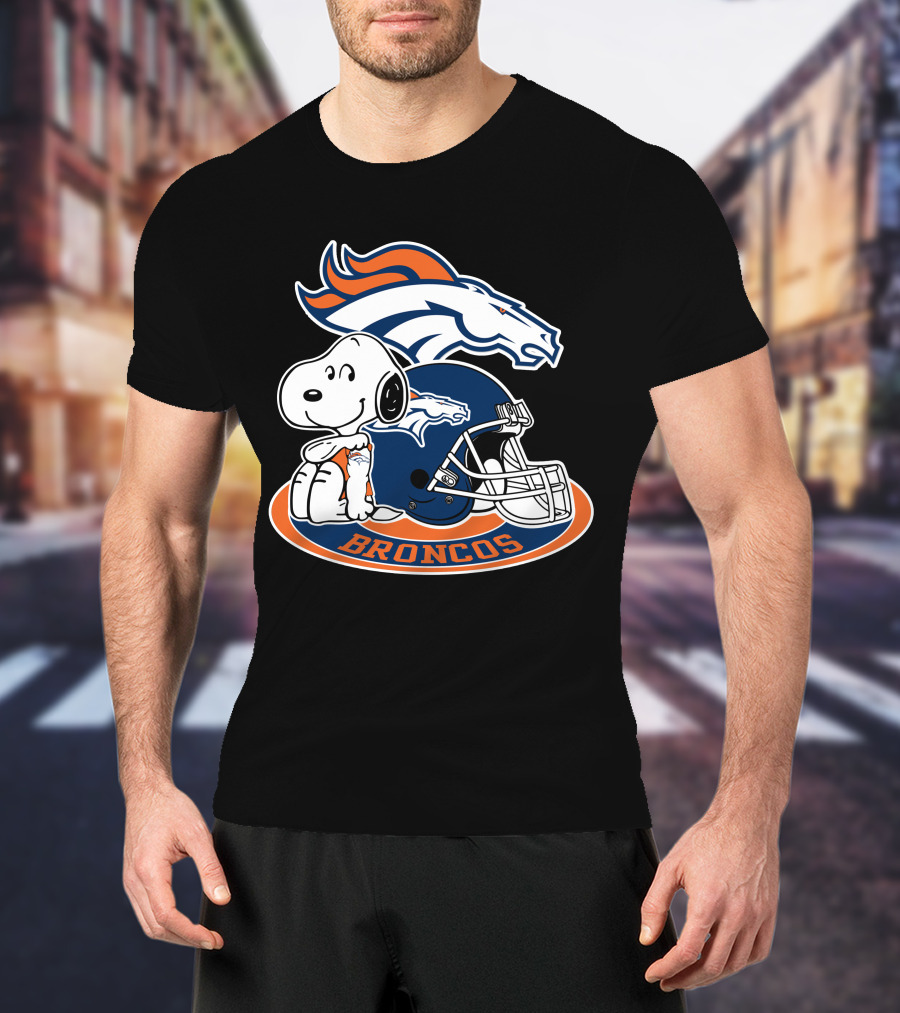 Denver Broncos Snoopy With Broncos Helmet T-Shirt