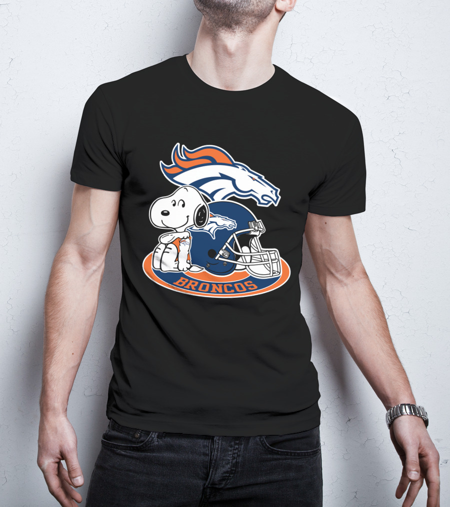 Denver Broncos Snoopy With Broncos Helmet T-Shirt