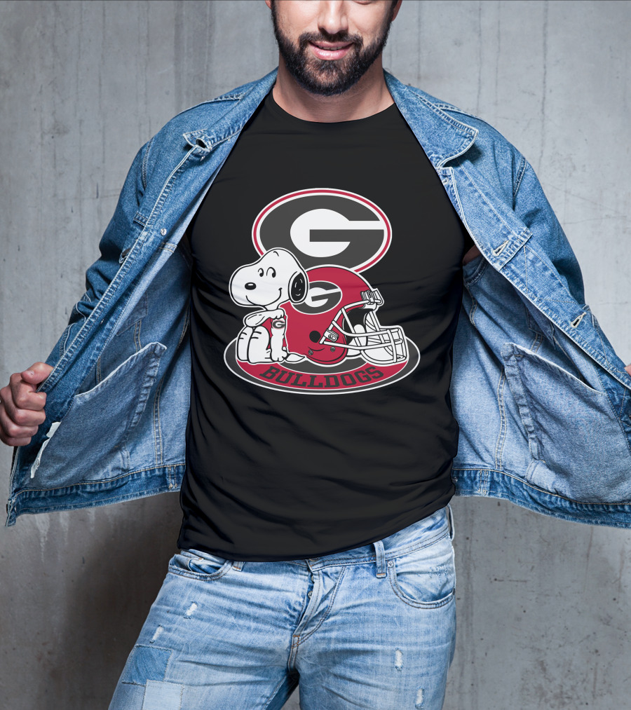 Georgia Bulldogs Snoopy Football Helmet T-Shirt