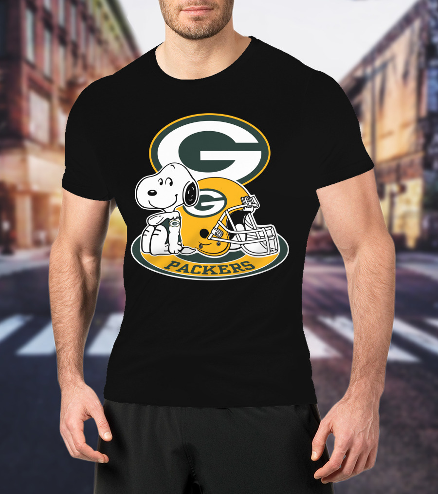 Green Bay Packers Snoopy Helmet T-Shirt