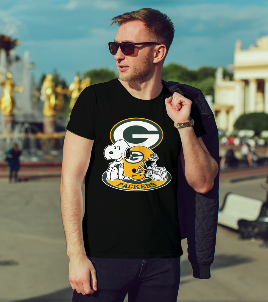 Green Bay Packers Snoopy Helmet T-Shirt