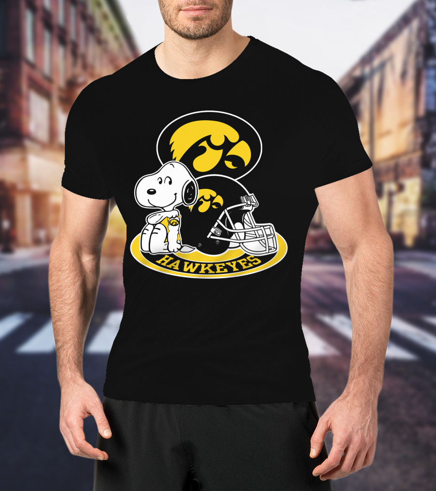 Snoopy Iowa Hawkeyes Helmet Fan T-Shirt