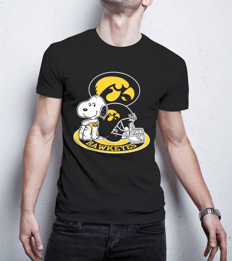 Snoopy Iowa Hawkeyes Helmet Fan T-Shirt