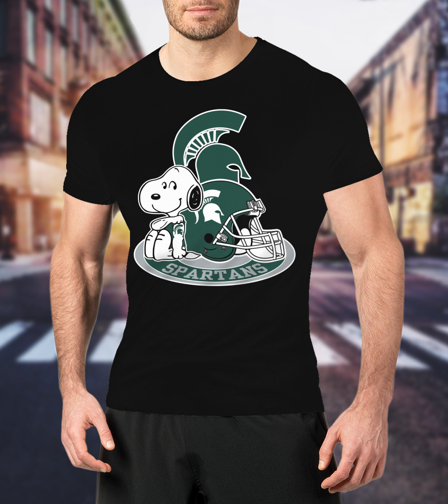 Snoopy Michigan State Spartans Football Helmet T-Shirt