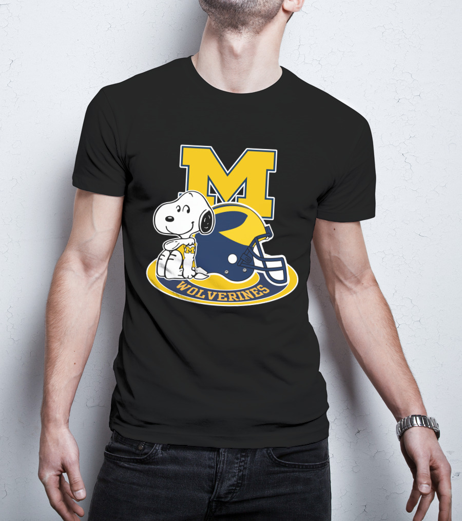 Michigan Wolverines Snoopy M Helmet T-Shirt