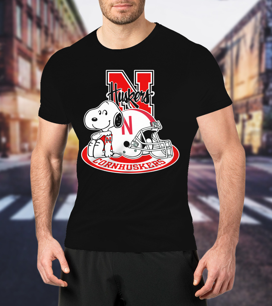 Huskers Nebraska Cornhuskers Snoopy With Helmet T-Shirt