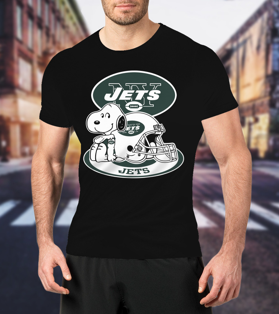 New York Jets Snoopy Football Helmet T-Shirt
