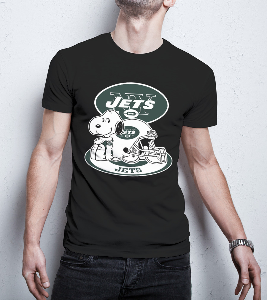 New York Jets Snoopy Football Helmet T-Shirt