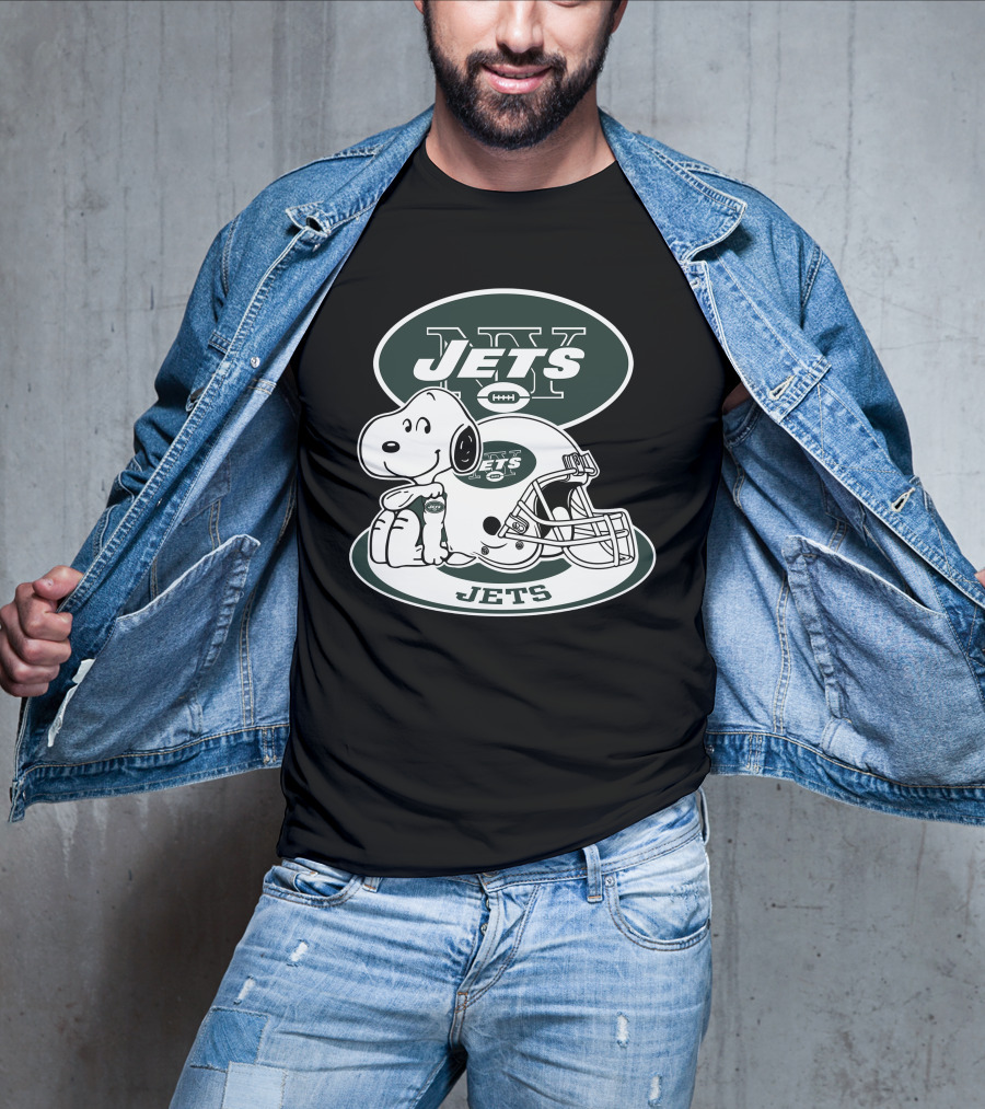 New York Jets Snoopy Football Helmet T-Shirt