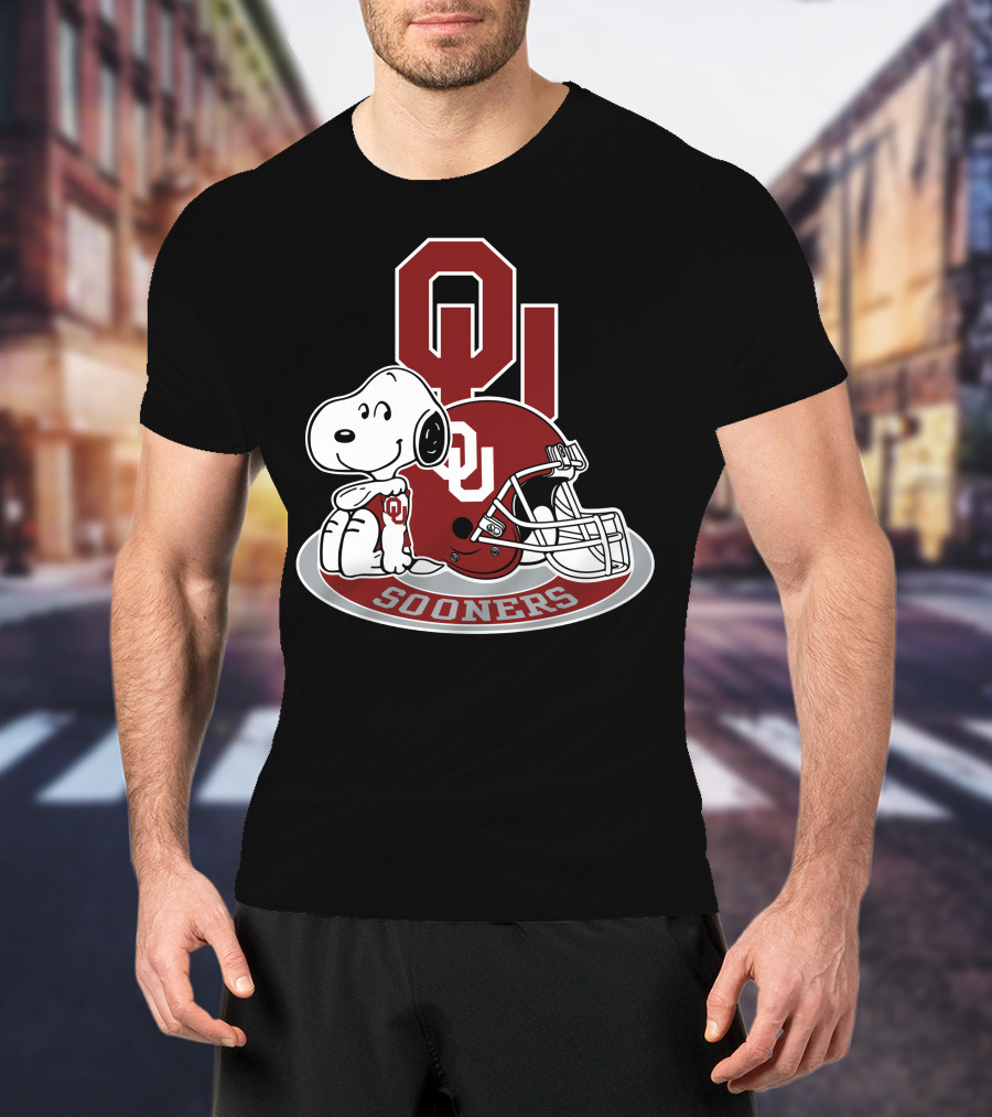 Oklahoma Sooners Snoopy Ou Helmet T-Shirt