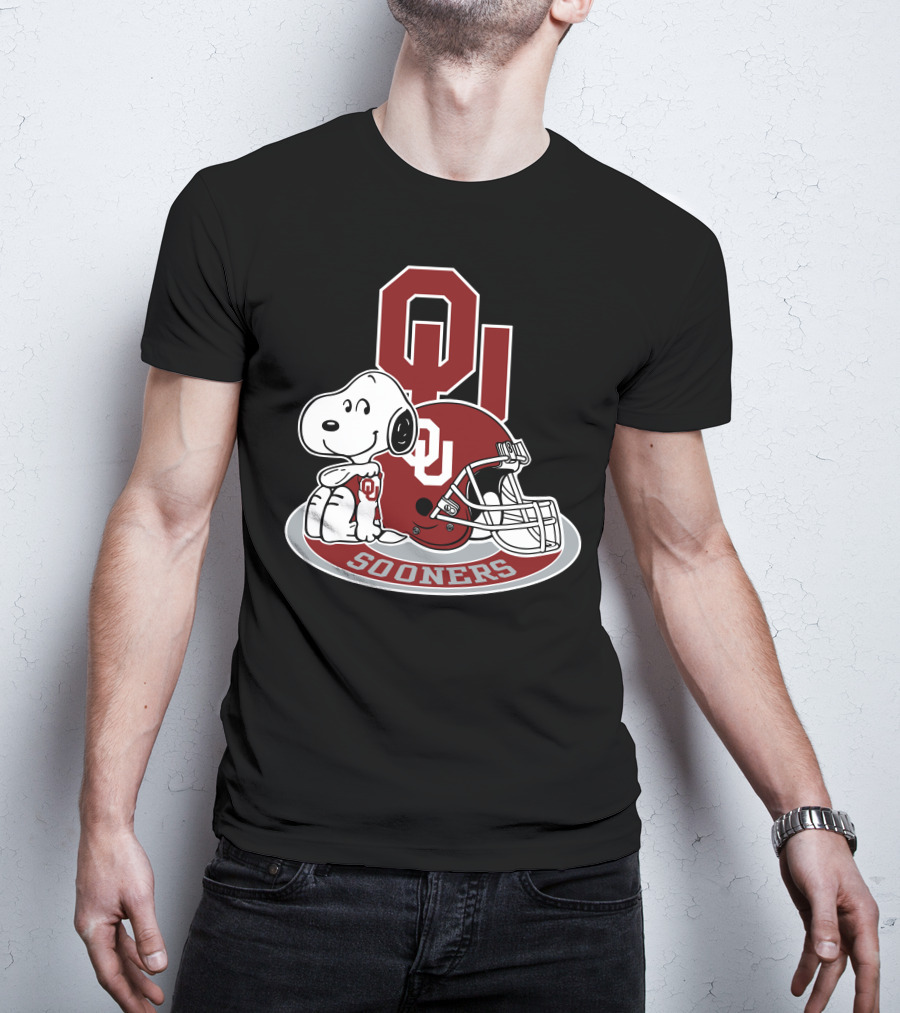 Oklahoma Sooners Snoopy Ou Helmet T-Shirt