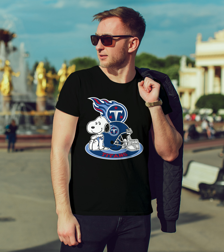 Tennessee Titans Snoopy Football Mascot T-Shirt