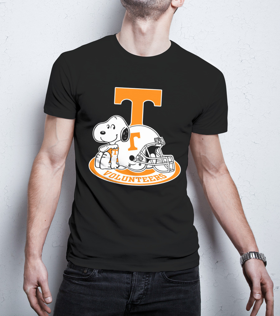 Snoopy Tennessee Volunteers Football Helmet T-Shirt