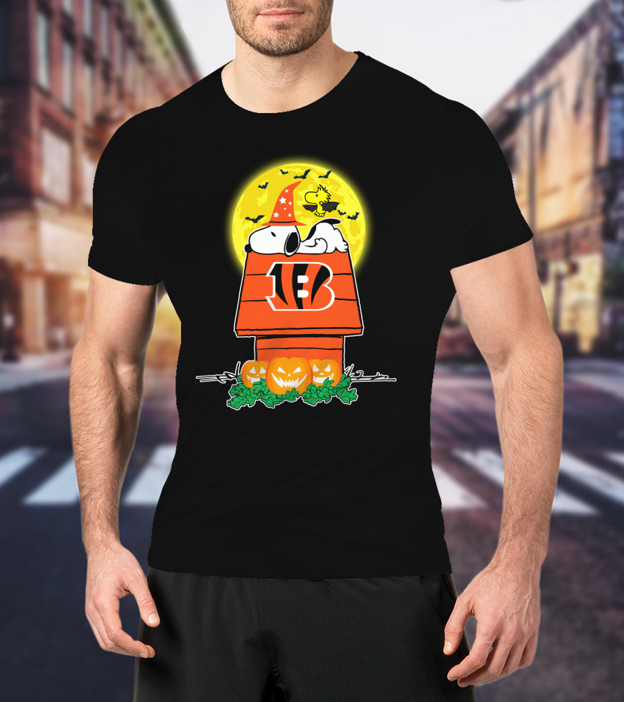 Cincinnati Bengals Snoopy And Woodstock Halloween Moon With Pumpkins And Witch Hat T-Shirt