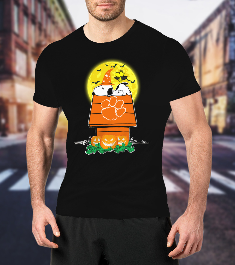 Clemson Tigers Halloween Snoopy Woodstock Moon Pumpkins T-Shirt
