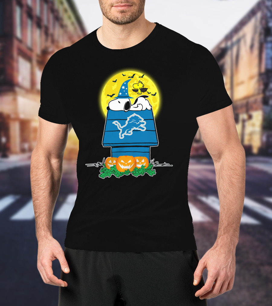 Detroit Lions Snoopy Halloween Pumpkins Woodstock Moon T-Shirt