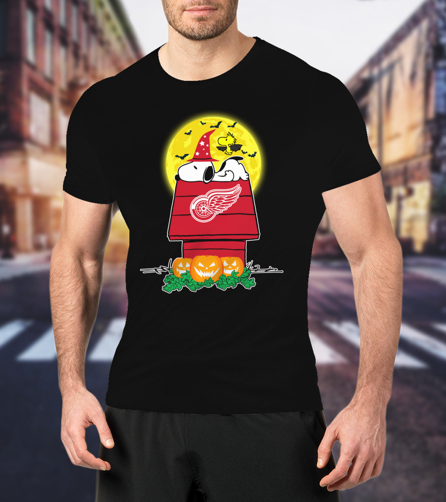 Detroit Red Wings Snoopy Halloween Moon Pumpkins Bats House T-Shirt