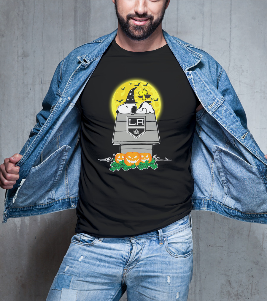 Los Angeles Kings Snoopy Halloween Doghouse Full Moon Pumpkins Woodstock T-Shirt