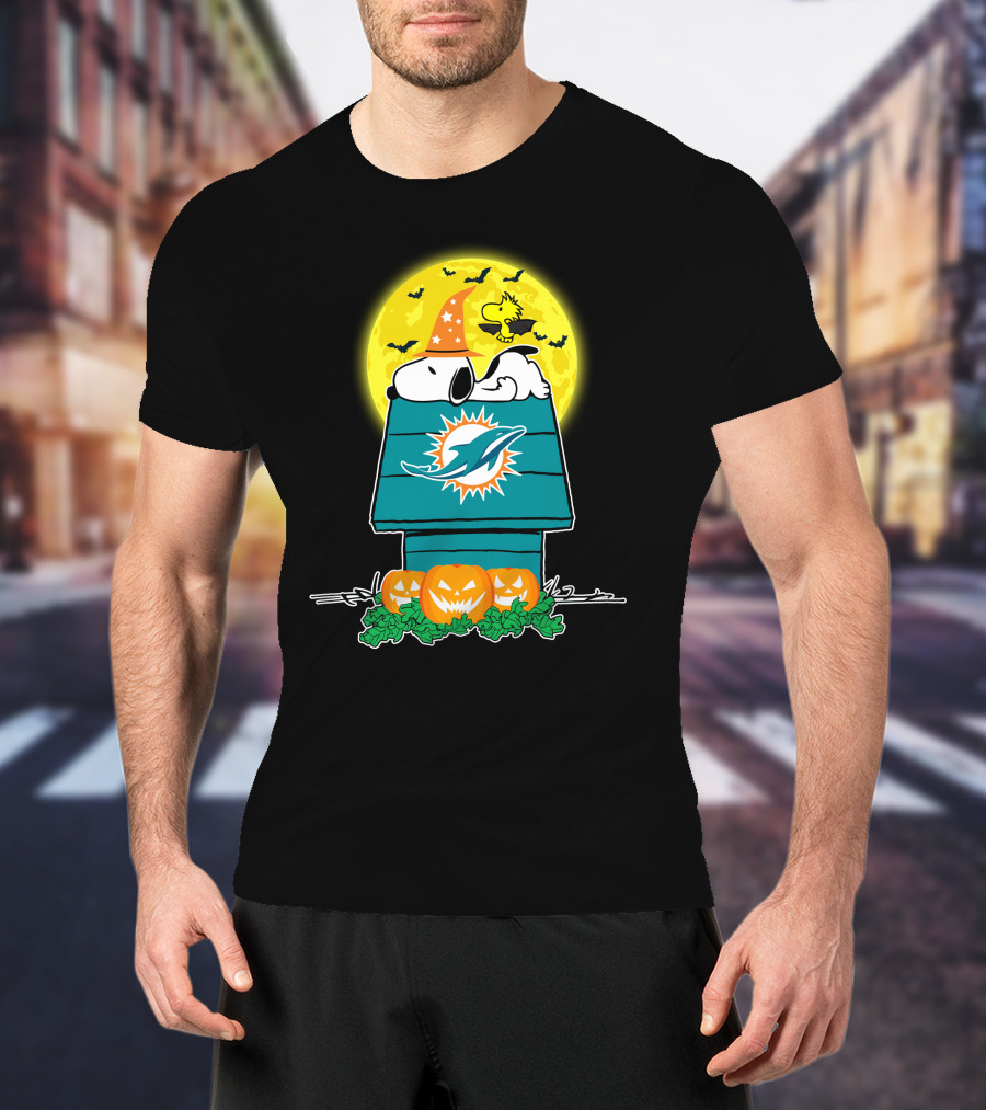 Miami Dolphins Snoopy Halloween Pumpkins Full Moon T-Shirt