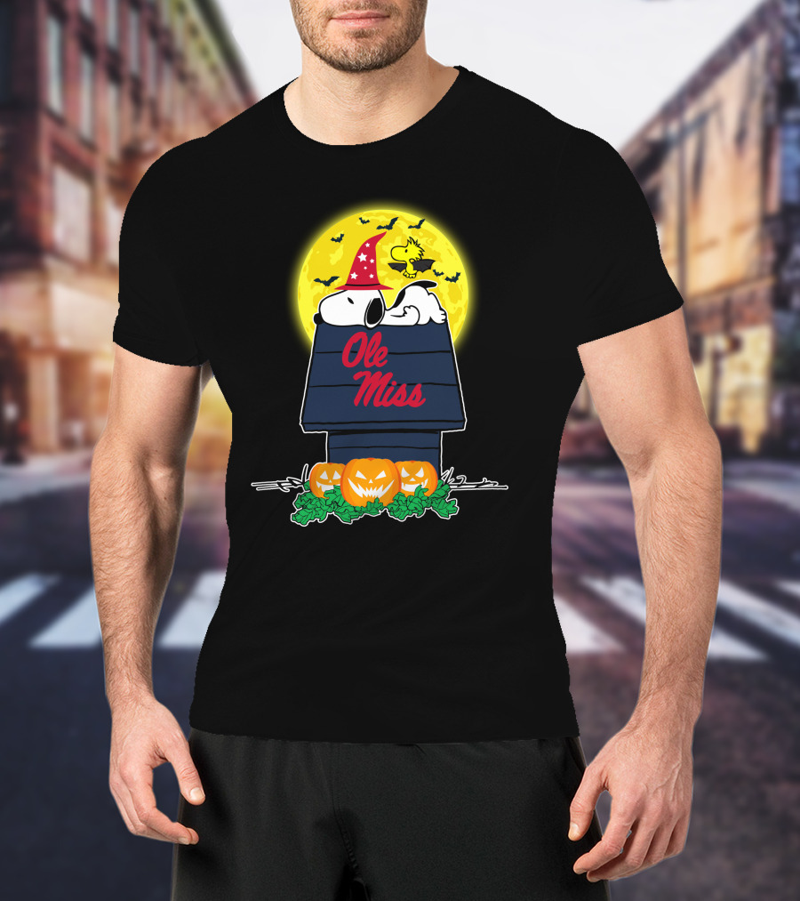 Ole Miss Halloween Snoopy Doghouse Pumpkins Full Moon T-Shirt