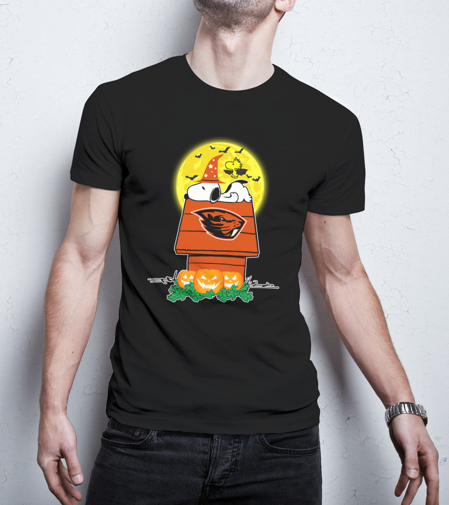 Oregon State Beavers Snoopy Woodstock Halloween Moon Pumpkins T-Shirt