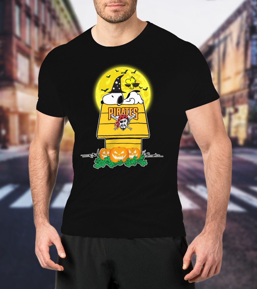Pittsburgh Pirates Snoopy Halloween Jack-O'-Lanterns Peanuts Moon Bats T-Shirt