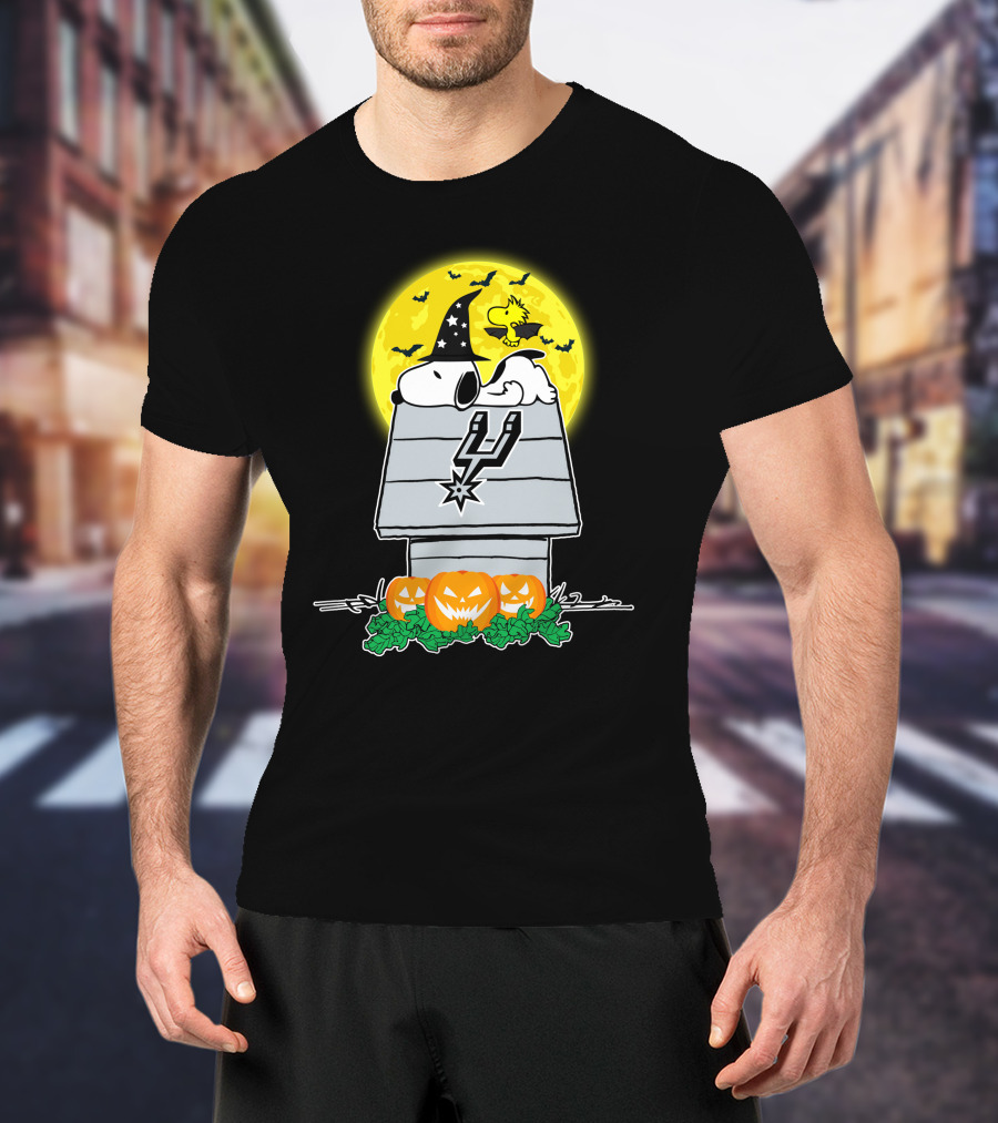 San Antonio Spurs Snoopy Halloween Moon Pumpkins T-Shirt