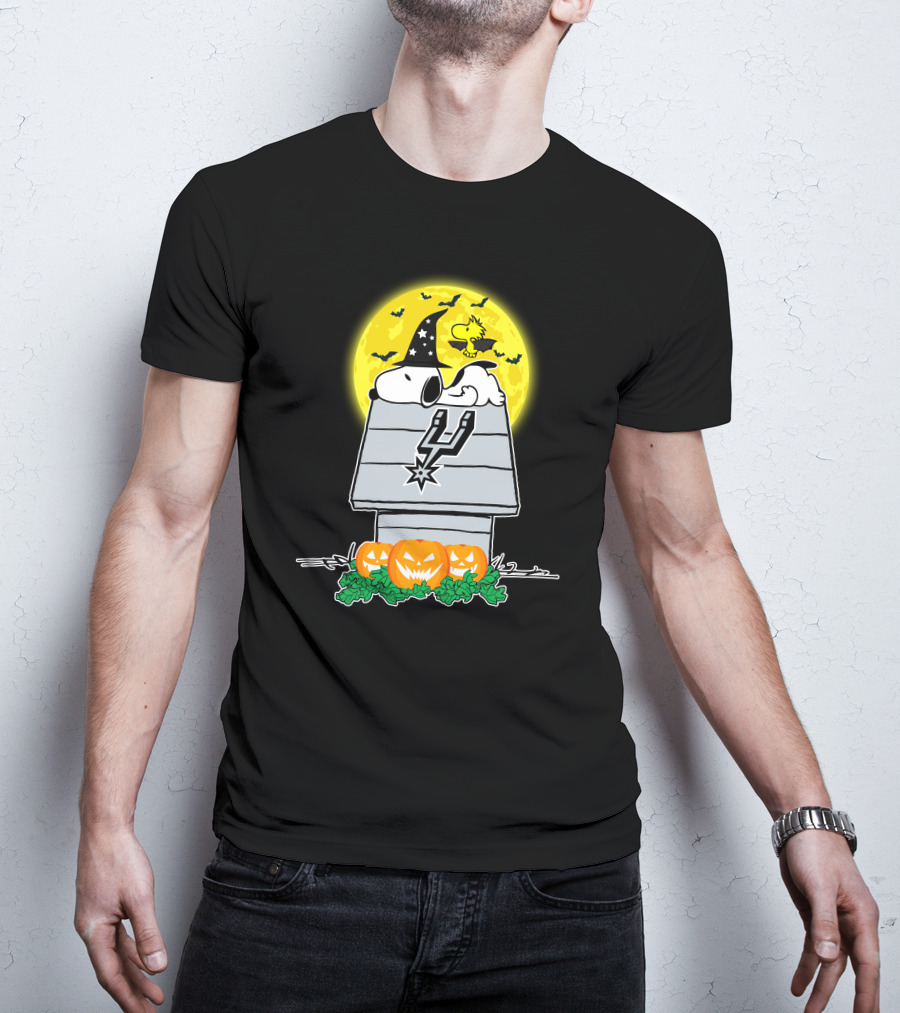 San Antonio Spurs Snoopy Halloween Moon Pumpkins T-Shirt