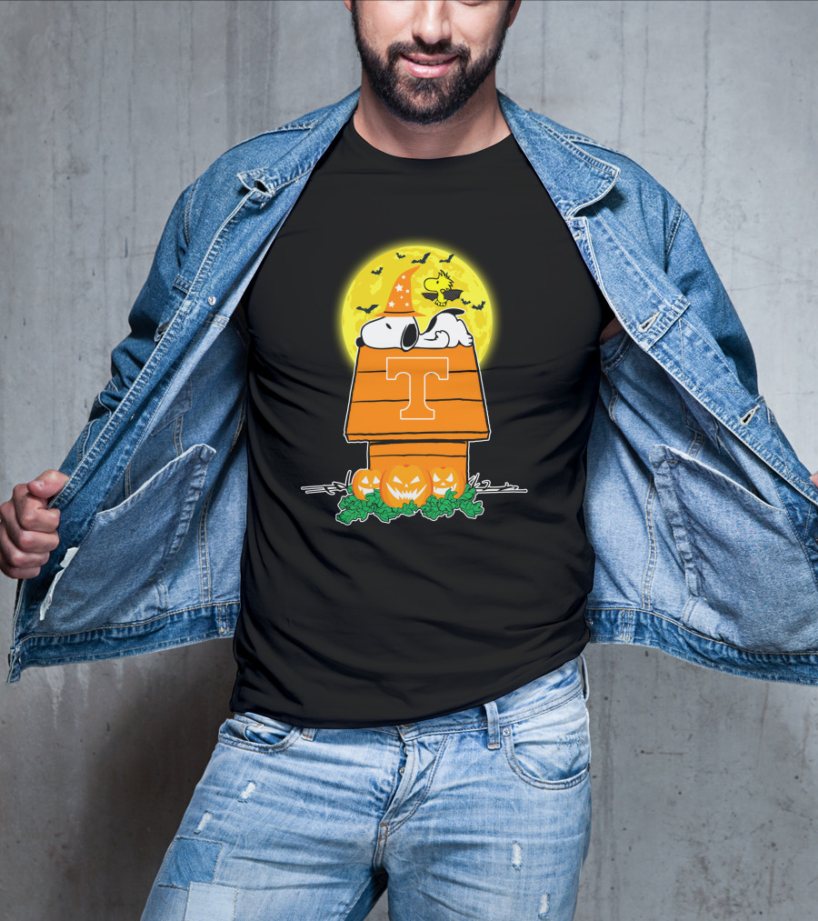Tennessee Volunteers Snoopy Halloween Moon Pumpkins Woodstock House T-Shirt