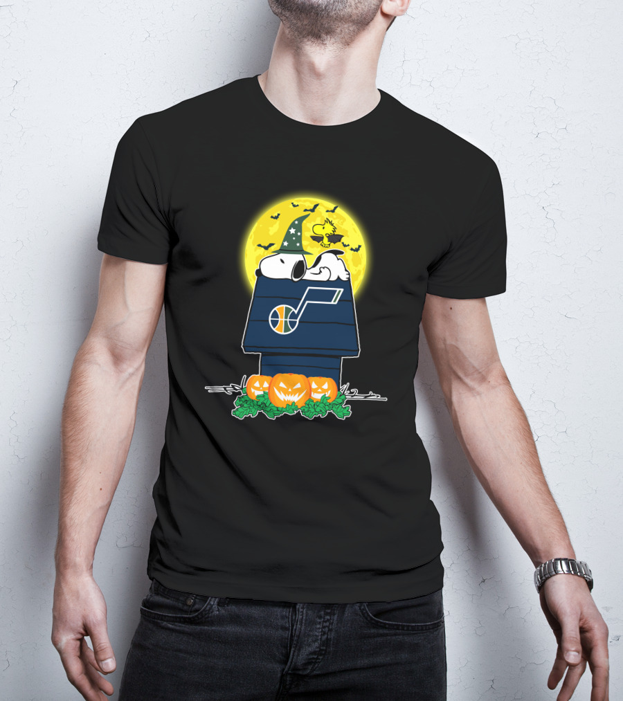 Utah Jazz Halloween Snoopy With Pumpkins And Woodstock Under Full Moon T-Shirt