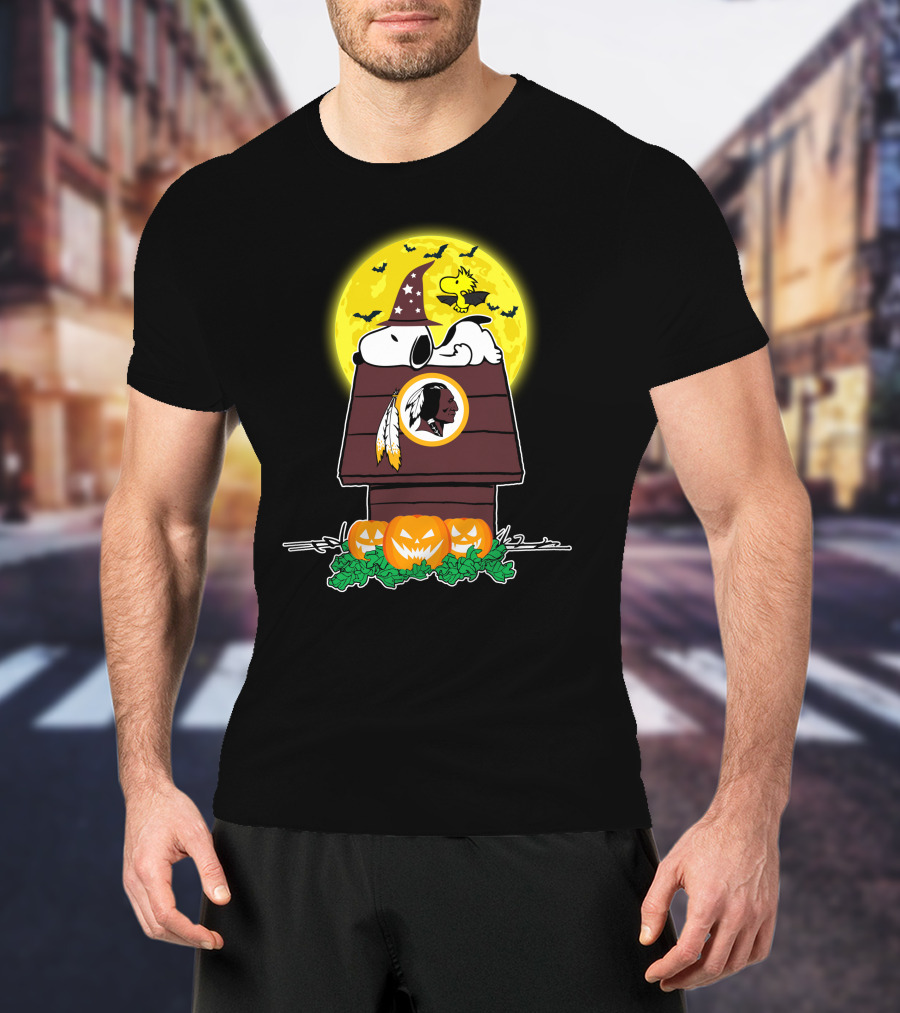 Snoopy Halloween Washington Redskins Doghouse Pumpkin Woodstocks Moon T-Shirt