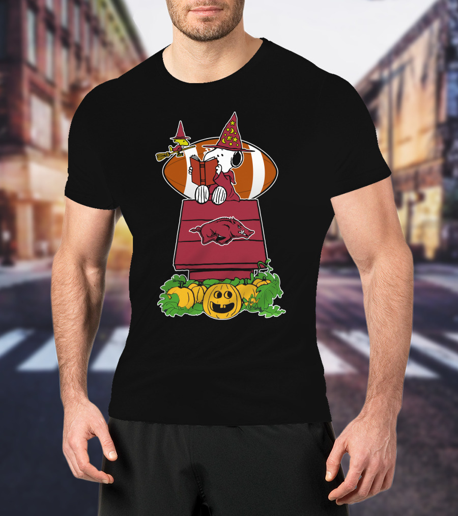 Arkansas Razorbacks Snoopy Halloween Woodstock Witch Pumpkin Football House T-Shirt