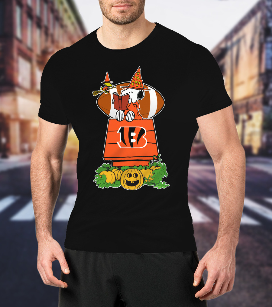 Cincinnati Bengals Snoopy Halloween Pumpkin Football Theme T-Shirt