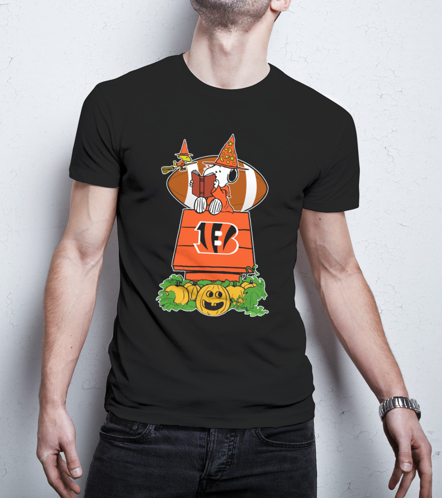 Cincinnati Bengals Snoopy Halloween Pumpkin Football Theme T-Shirt