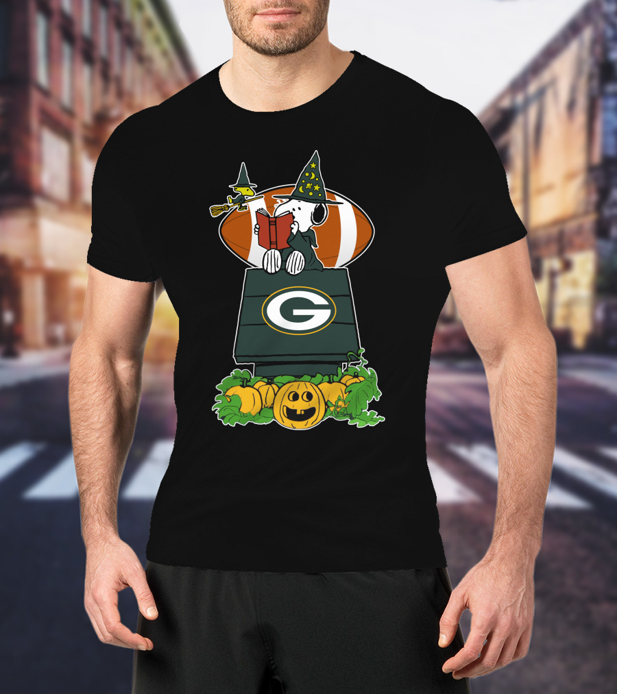 Green Bay Packers Halloween Snoopy And Woodstock Witch With Football And Pumpkins T-Shirt