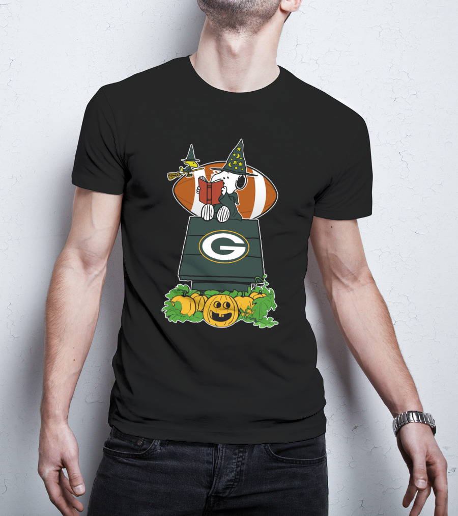 Green Bay Packers Halloween Snoopy And Woodstock Witch With Football And Pumpkins T-Shirt