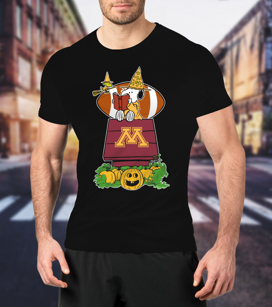 Minnesota Golden Gophers Snoopy Halloween Pumpkin Football Doghouse T-Shirt