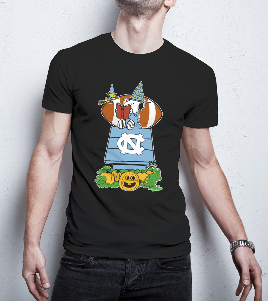 North Carolina Tar Heels Snoopy Halloween Pumpkin Wizard Football T-Shirt
